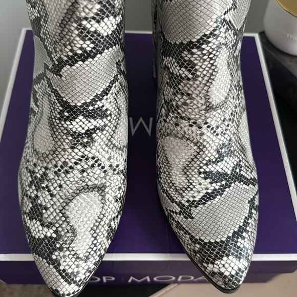 Top Moda Snake Print Booties - Picture 6 of 6